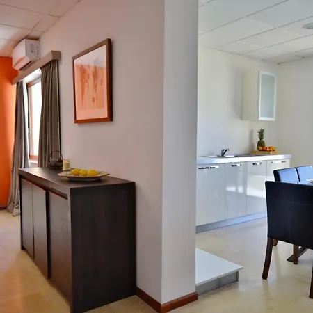 City Living Tk 2 Rm 3.