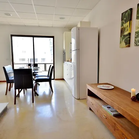 City Living Tk 2 Rm 3. * Saint Julian's